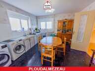 FINISTERE - Ploudalmézeau (29830) - A VENDRE - APPARTEMENT T5 133M² - 4 CHAMBRES - DALLE BETON - SEUL A L'ETAGE - GARAGE - BEAU POTENTIEL — photo 4