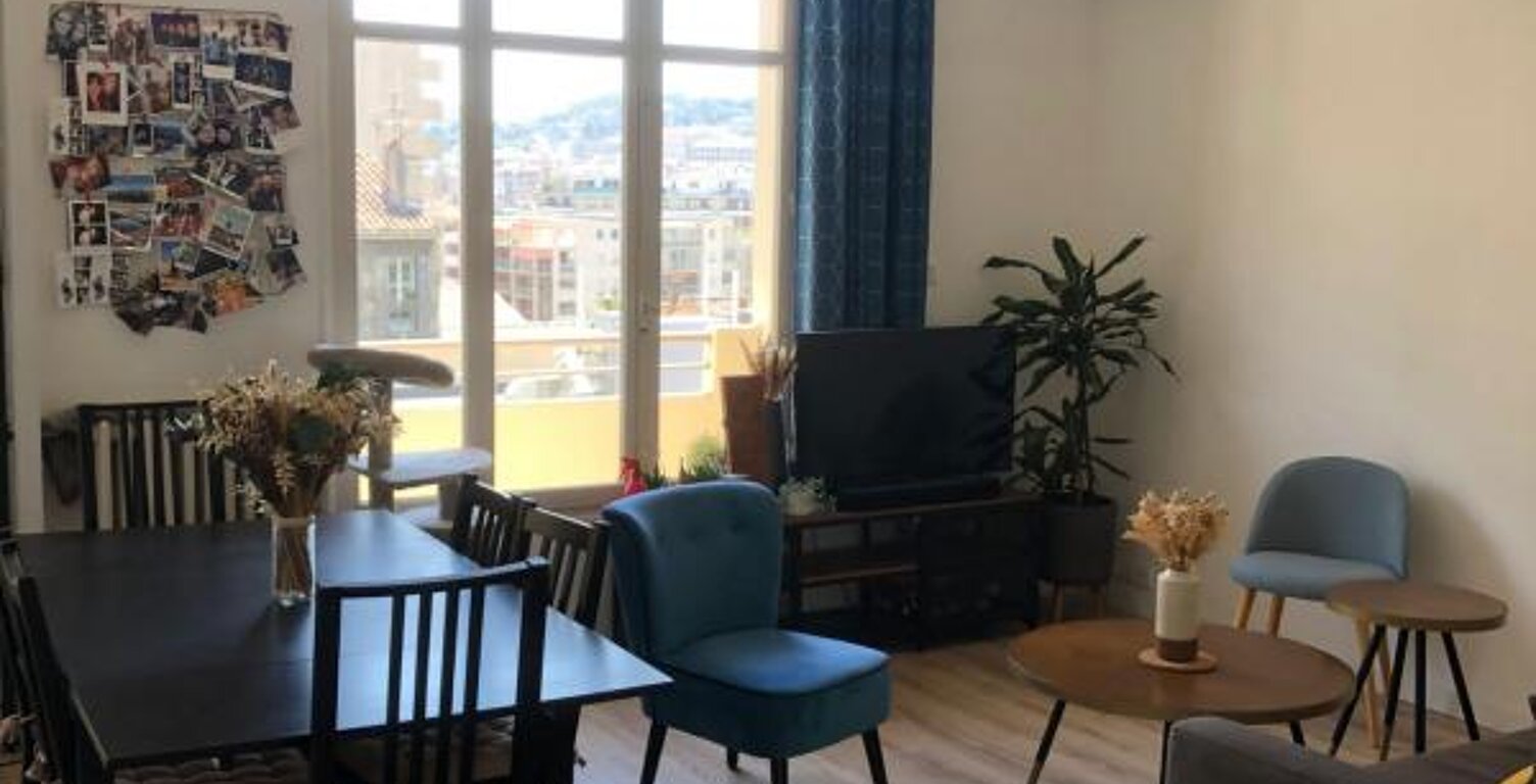Appartement À Louer — photo 1