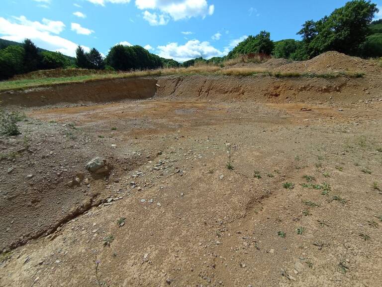Terrain constructible, borné, viabilisé — photo 1