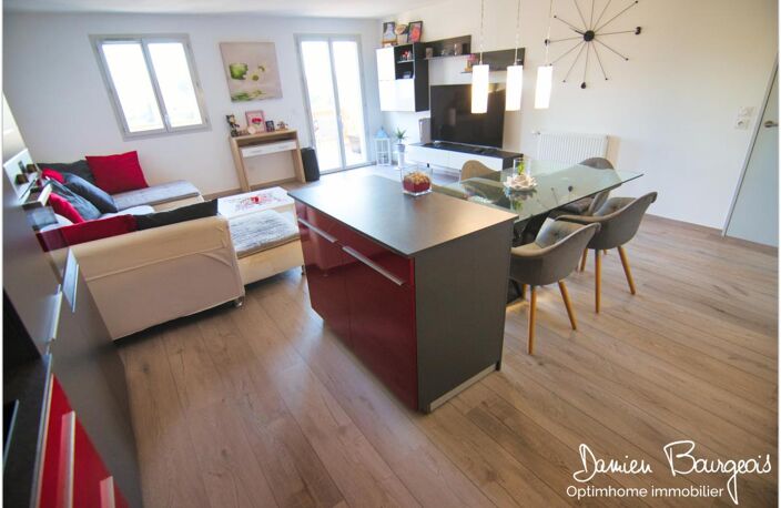 T4 89 m² – Dernier étage, balcon et place privative — photo 2