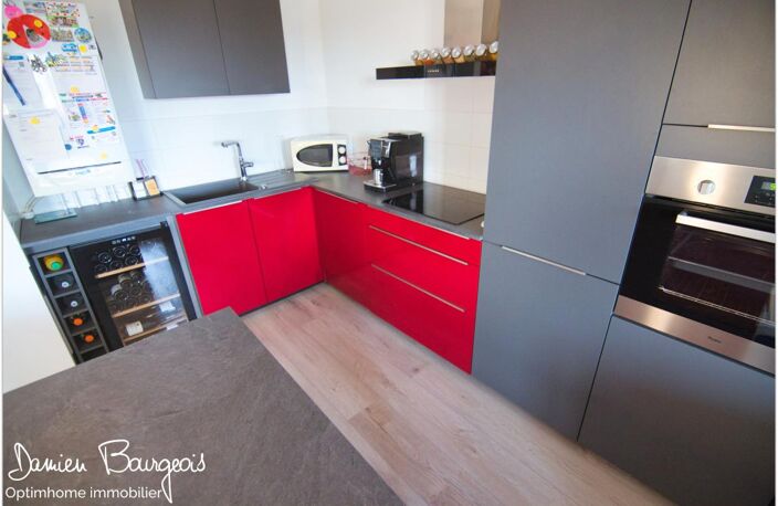 T4 89 m² – Dernier étage, balcon et place privative — photo 3