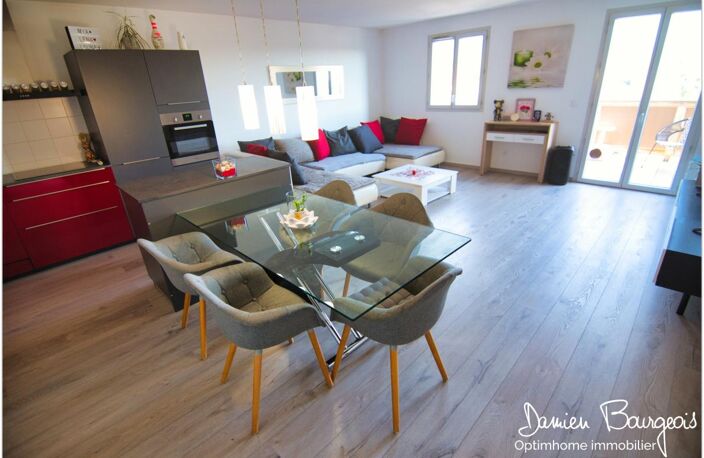 T4 89 m² – Dernier étage, balcon et place privative — photo 4