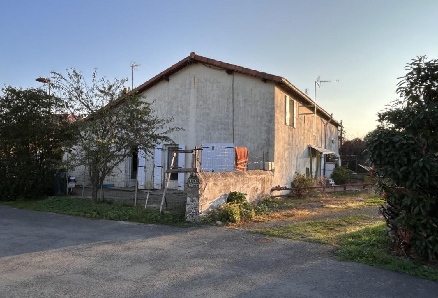 INVESTISSEMENT LOCATIF - MAISON COMPRENANT DEUX LOGEMENTS (98 M² & 66 m²) Locataires en place — photo 1