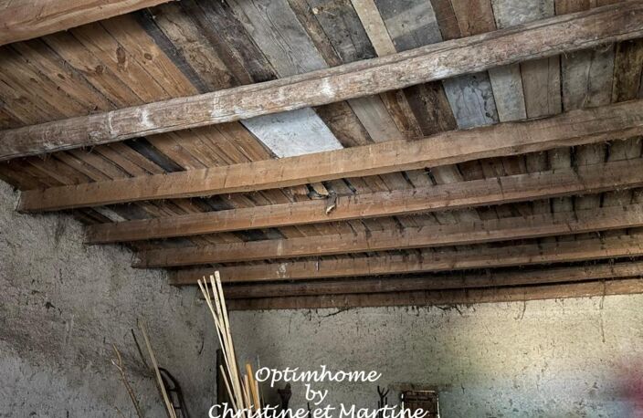GRANGE EN PIERRE A CHAMPEIX : BEAU POTENTIEL — photo 4