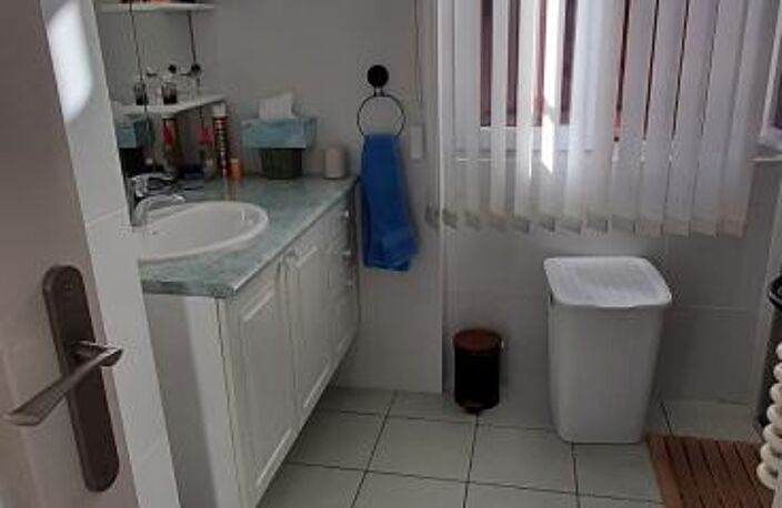 MAIGNIFIQUE MAISON RÉNOVÉE AVEC PISCINE ET CHALET INDÉPENDANT DANS QUARTIER PRISÉ DE GUEUGNON (71) — photo 5