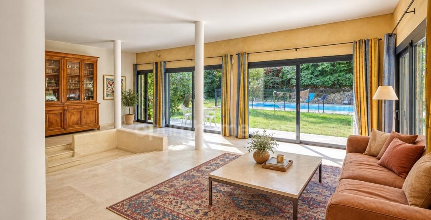 Maison / Villa • Montagne des Chèvres, Villeneuve-lès-Avignon — photo 1