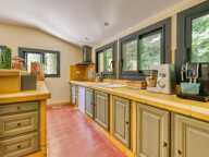 Villa familiale 283 m² au cœur d’une pinède – 7 chambres, studio indépendant et calme absolu• Montagne des Chèvres, Villeneuve-lès-Avignon — photo 2