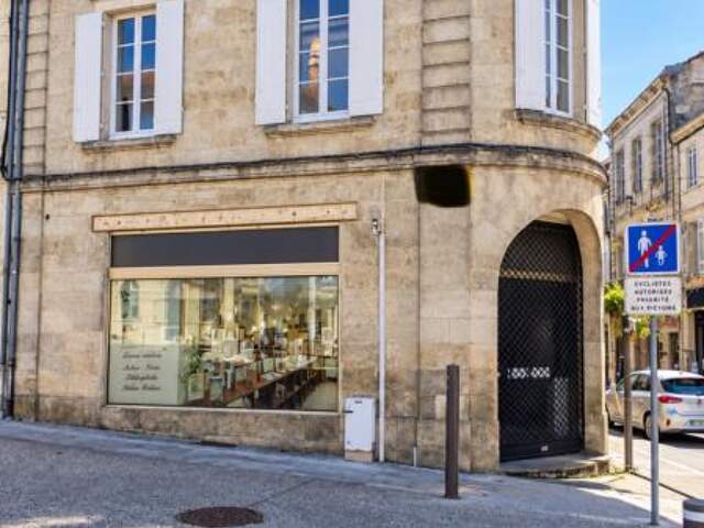 Immeuble de rapport – local commercial + 2 appartements – Centre Coutras — photo du bien