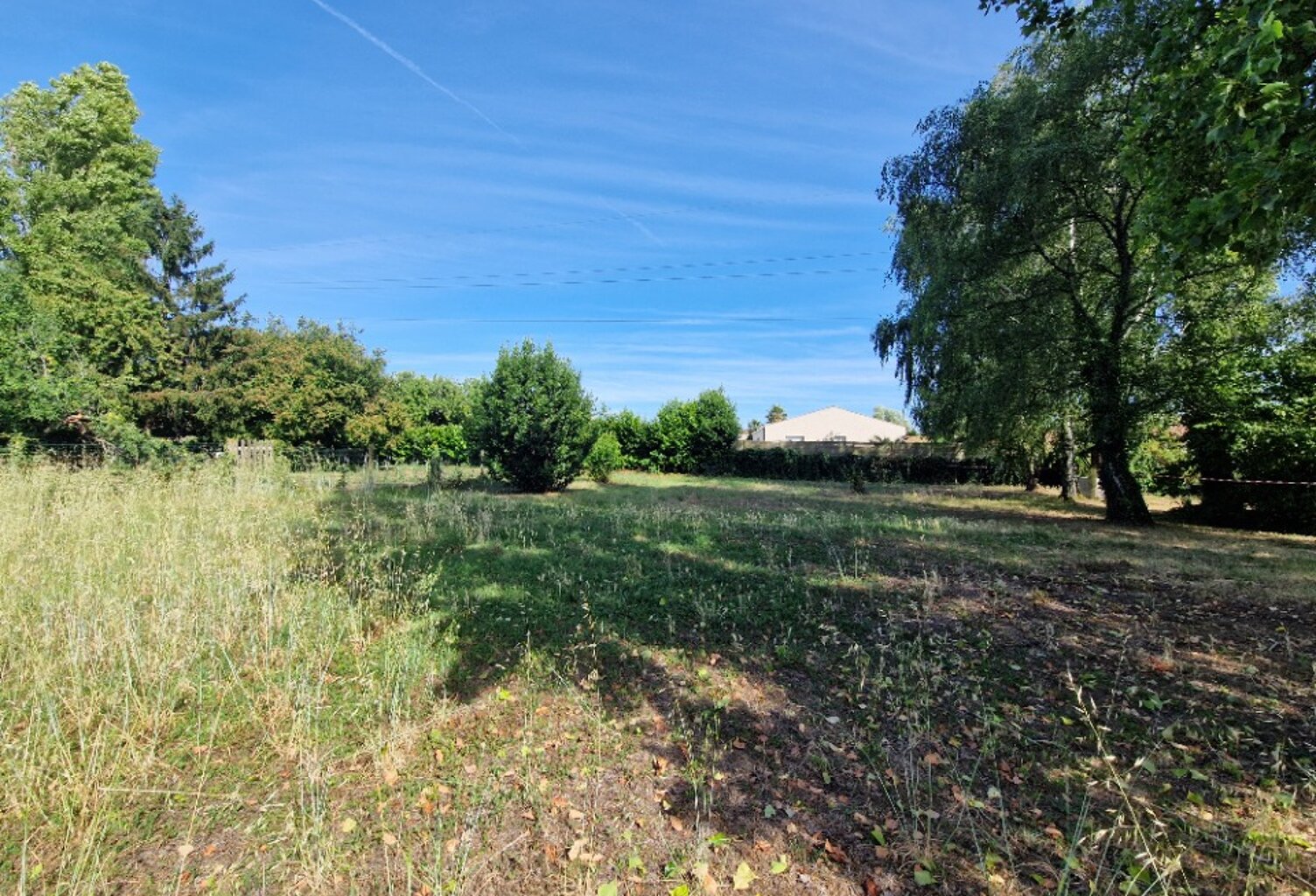 Terrain à bâtir à Tonnay-Charente (17430) — photo 1