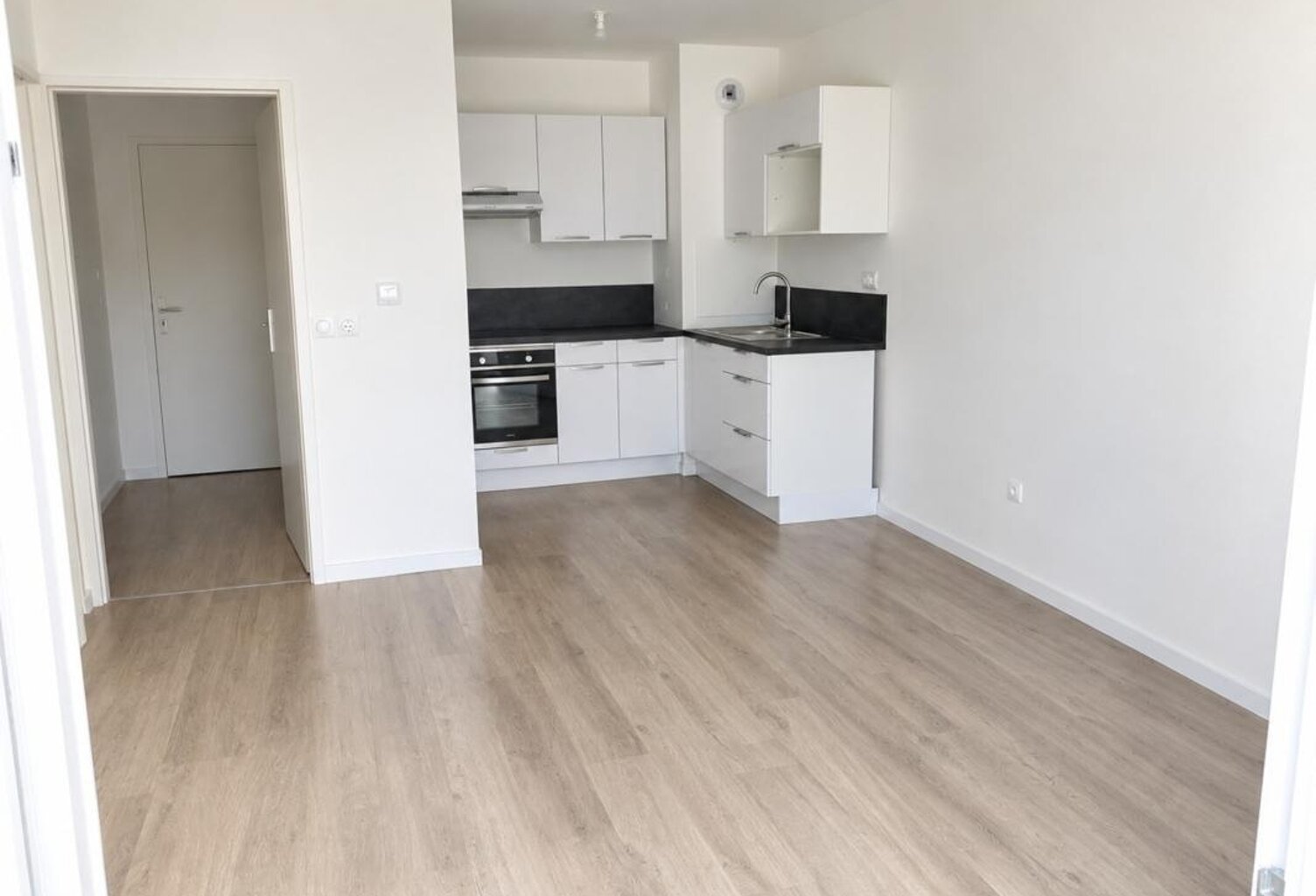 Appartement à louer 2 pièces SAINT THIBAULT DES VIGNES (77) — photo 1