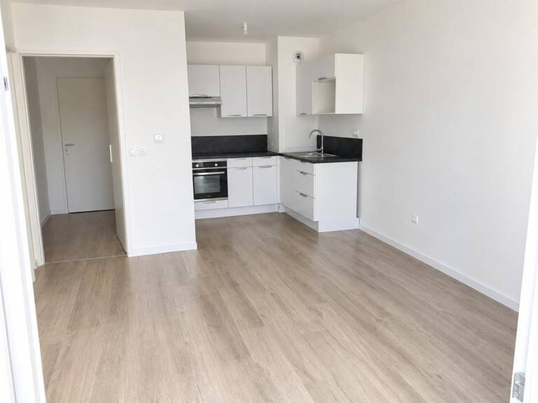 Appartement à louer 2 pièces SAINT THIBAULT DES VIGNES (77) — photo 1