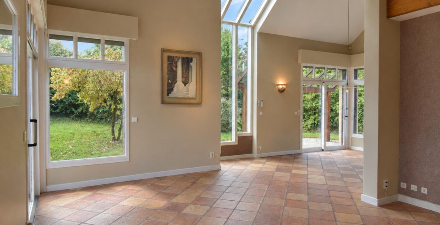 Maison d’architecte de 157 m², volumes remarquables et beau potentiel — photo 1