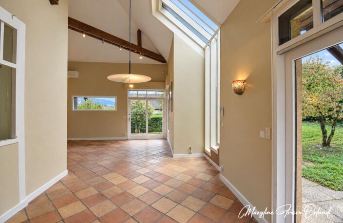 Maison d’architecte de 157 m², volumes remarquables et beau potentiel — photo 4