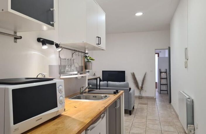 CENTRE VILLE APPARTEMENT TYPE 2 AVEC EXTERIEUR — photo 4