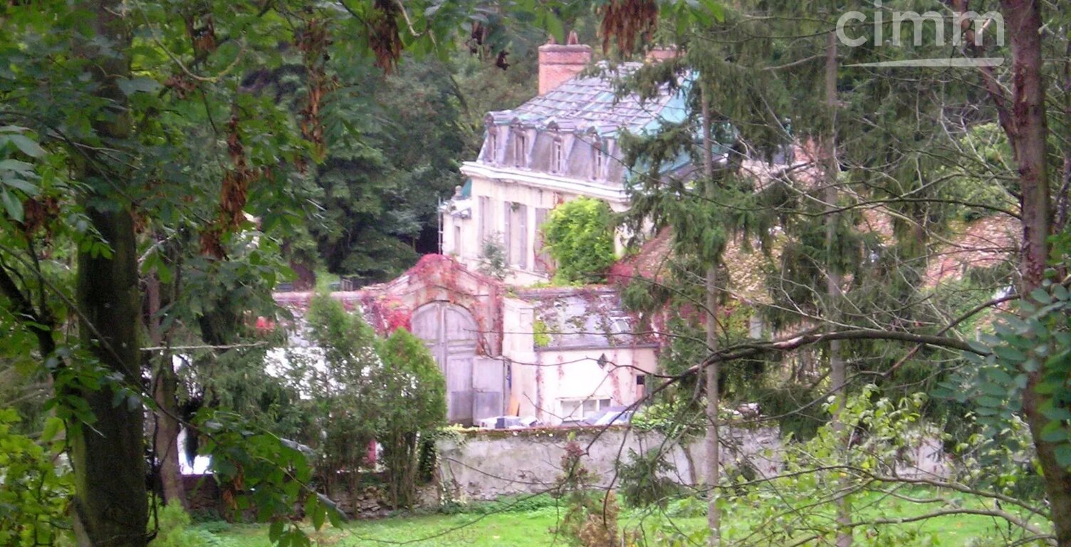 CHÂTEAU HISTORIQUE À RÉINVENTER — photo 1