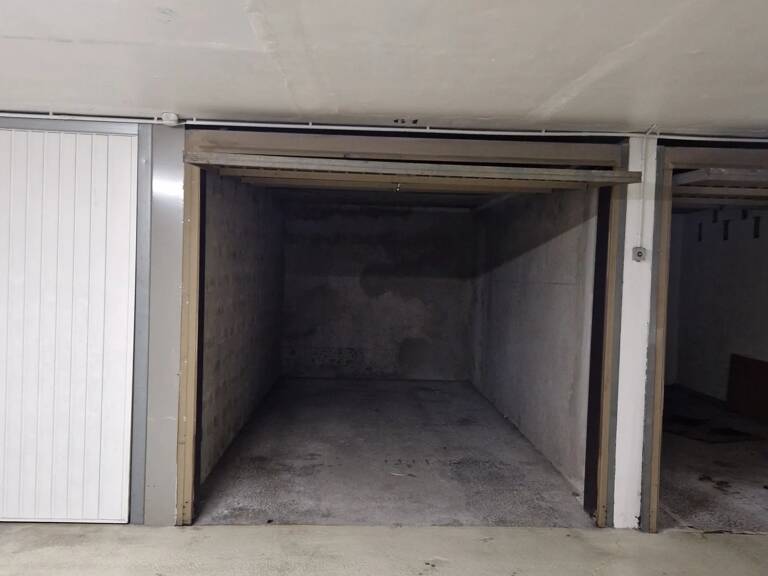 GARAGE FERME - 118 RUE DE FRANCE — photo 1