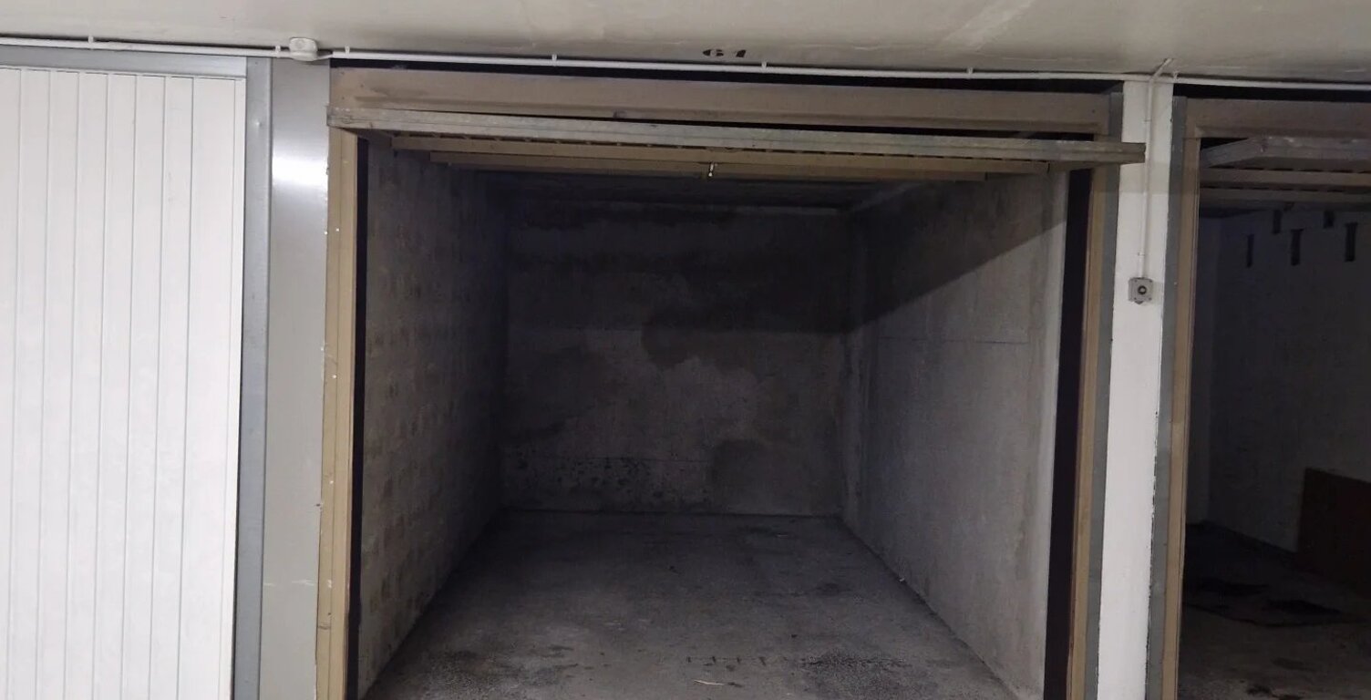 GARAGE FERME - 118 RUE DE FRANCE — photo 1