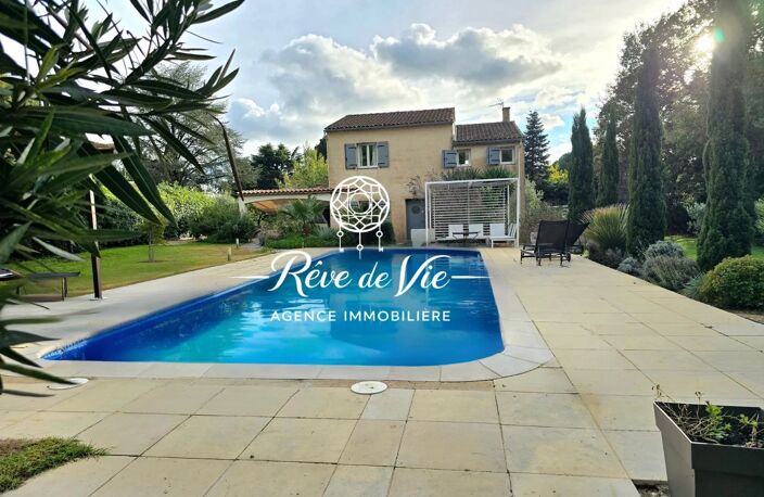 MAISON 8 PIÈCES SUR 2 NIVEAUX AVEC PISCINE — photo 2