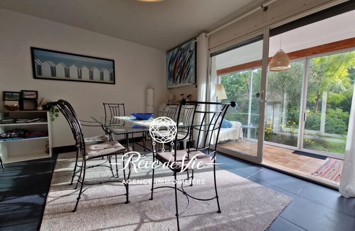 MAISON 8 PIÈCES SUR 2 NIVEAUX AVEC PISCINE — photo 4