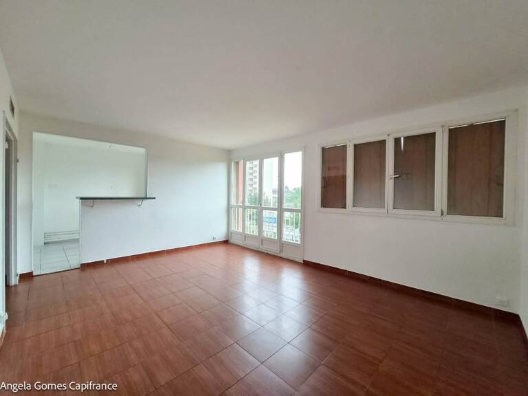 Exclusivité Bel Appartement 4 pièces NEUILLY SUR MARNE (93) 74,50 m2 avec Cave et stationnement — photo 1