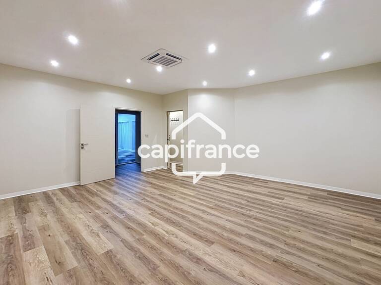 Local/bureau 42 m² A LOUER Moudong BAIE MAHAULT (971) — photo 1