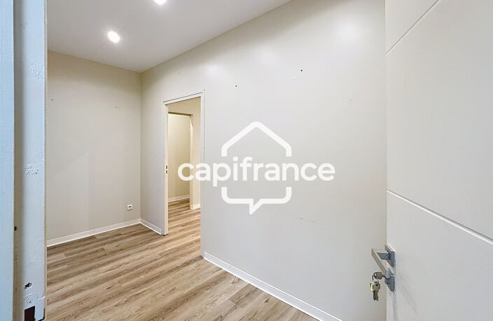 Local/bureau 42 m² A LOUER Moudong BAIE MAHAULT (971) — photo 3