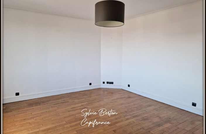 Location Tremblay en France, appartement T3 de 70 m² avec grand jardin commun — photo 4