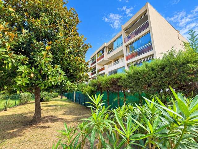 Appartement à vendre 2 pièces LE CANNET (06) — photo du bien