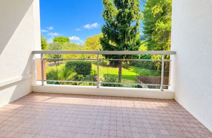 Appartement à vendre 2 pièces LE CANNET (06) — photo 2