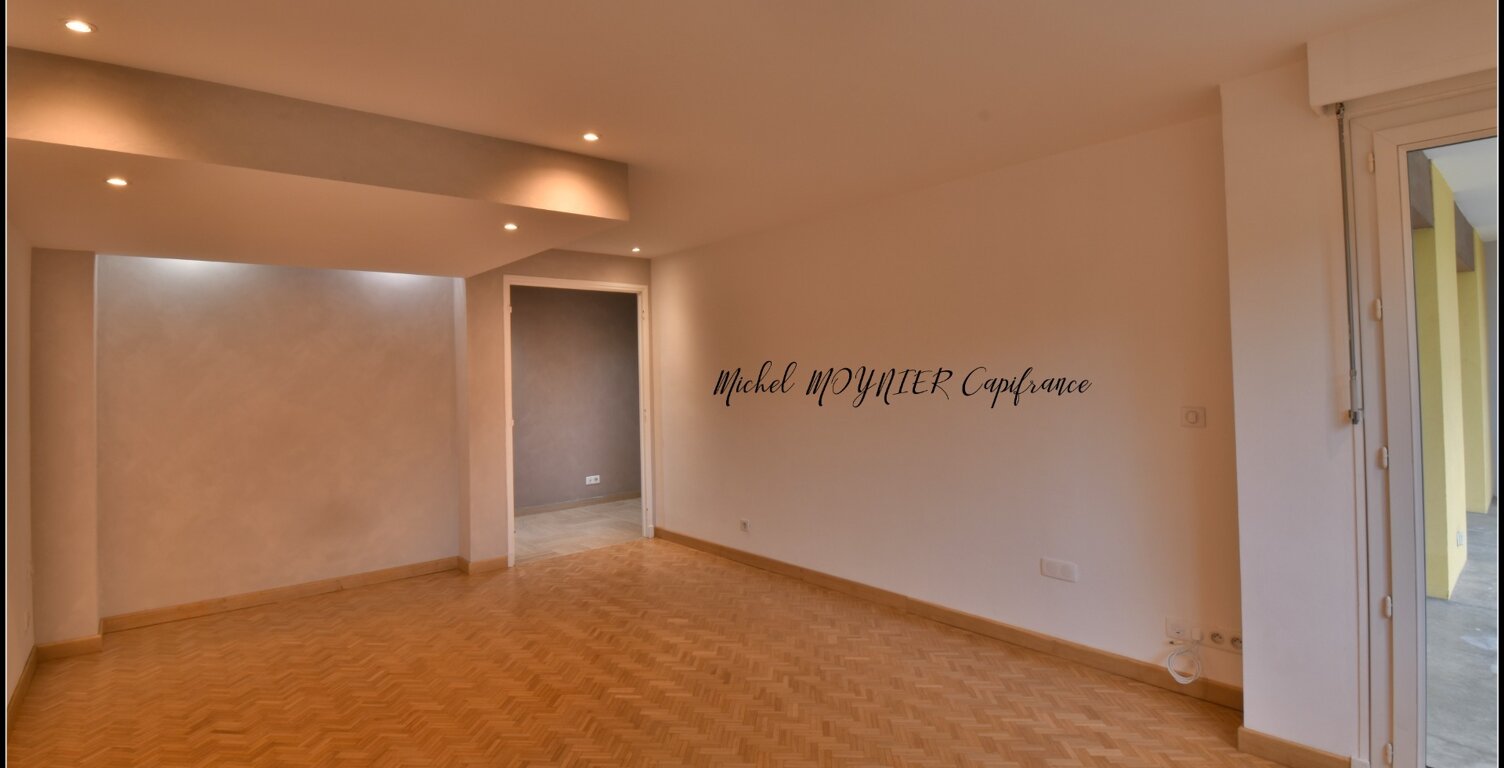 Gap, T3 traversant de 77,92 m² avec grand balcon, vue dégagée et parking sécurisé — photo 1