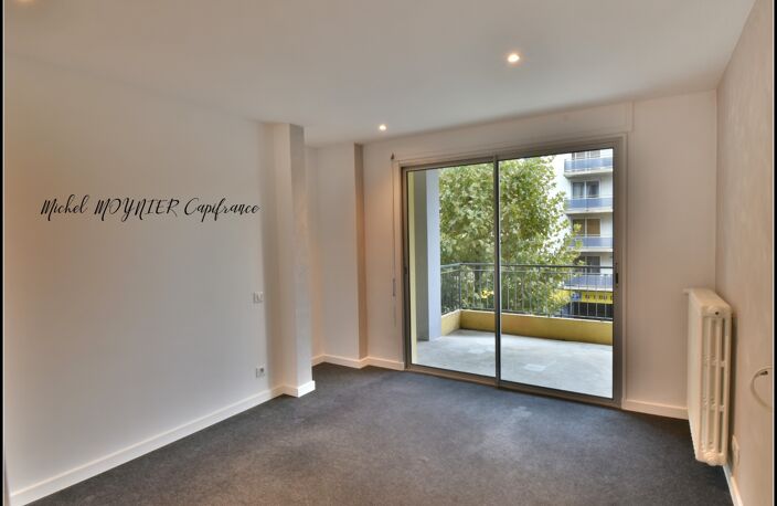 Gap, T3 traversant de 77,92 m² avec grand balcon, vue dégagée et parking sécurisé — photo 5