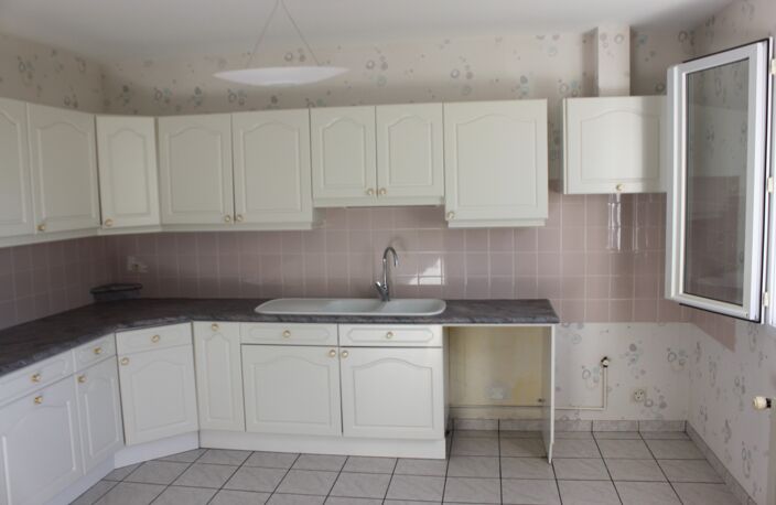 Maison à vendre 8 pièces MONTLUCON (03) — photo 3