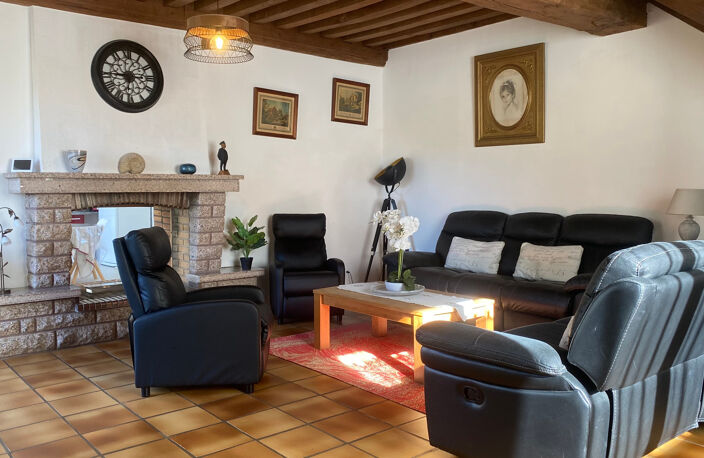 Maison entièrement rénovée – Charme, confort et tranquillité à la campagne -4 chambres- Jardin-GUILLON (89) — photo 5