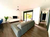 SAINT PIERRE (974), Maison à vendre 4 pièces de 87 m², terrasse, Jacuzzi sur parcelle totale de 412 m² — photo 3
