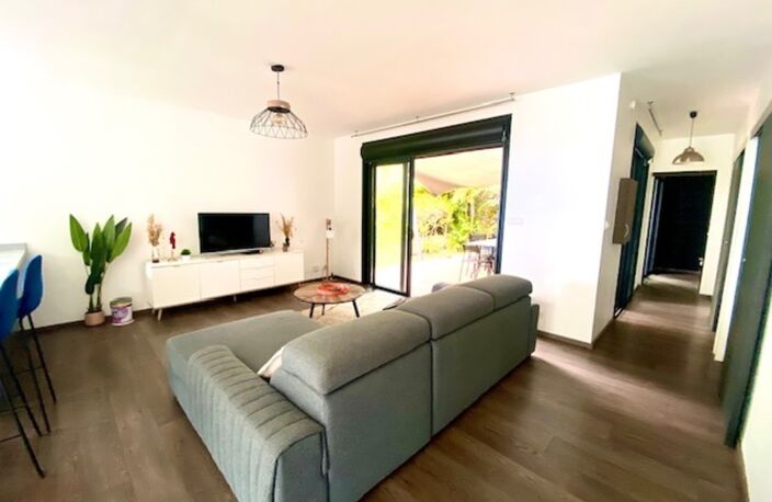 SAINT PIERRE (974), Maison à vendre 4 pièces de 87 m², terrasse, Jacuzzi sur parcelle totale de 412 m² — photo 3