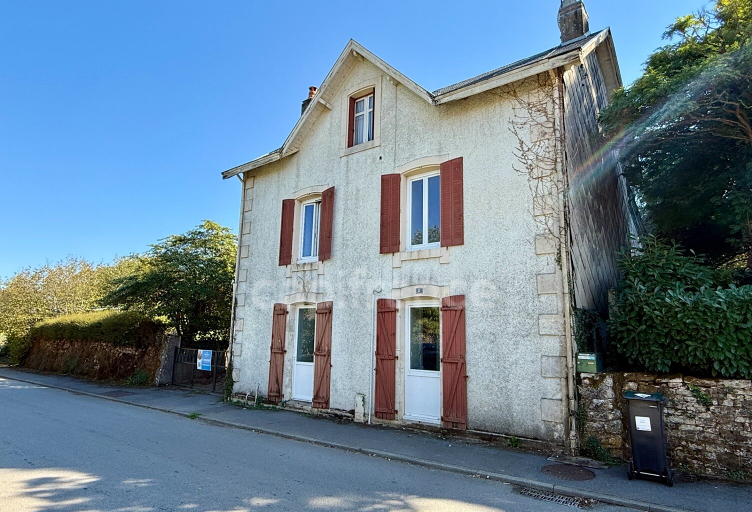   VERRUYES – Maison avec jardin sans vis-à-vis et beau potentiel d’aménagement — photo 1