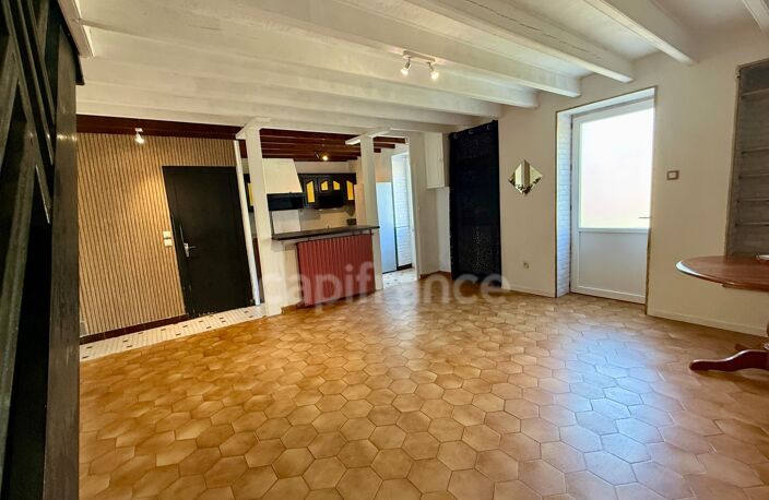   VERRUYES – Maison avec jardin sans vis-à-vis et beau potentiel d’aménagement — photo 5