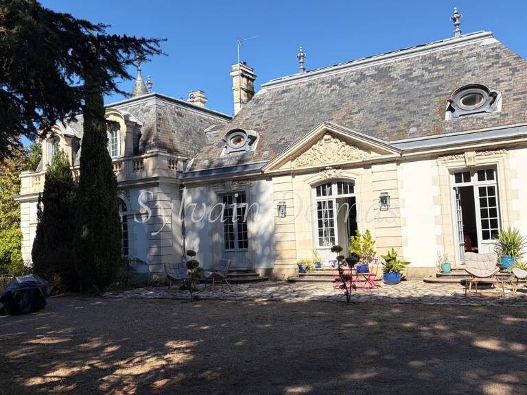 Propriete à vendre 10 pièces SAINT AVERTIN (37) — photo 1