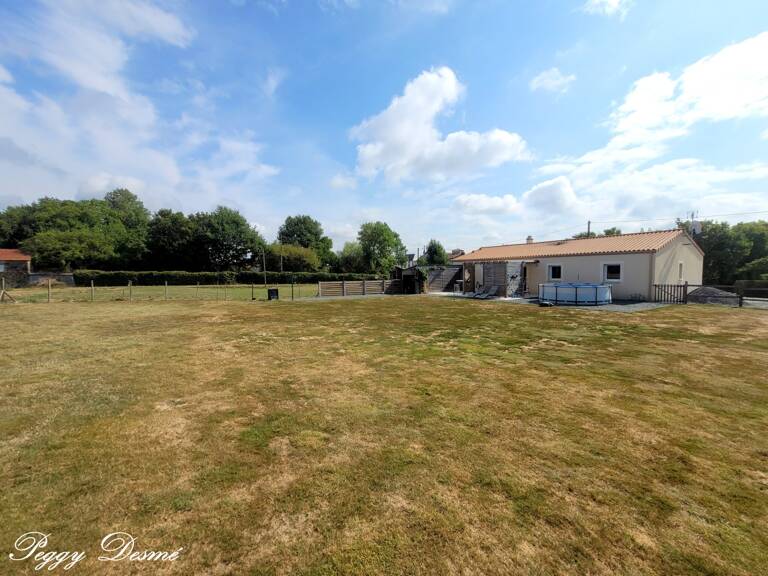 Maison à vendre 5 pièces MONCOUTANT (79) - Maison plain-pied 100 m2 habitables + Pièce attenante de 29 m2 — photo 1