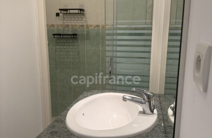SITUÉ À 10 MINUTES DU MANS - Appartement 2 pièces de plain-pied rénové avec une place de stationnement — photo 4