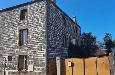 Maison en pierre mitoyenne de 70 m² à rénover entièrement — Terrain de 1 112 m² — photo du bien