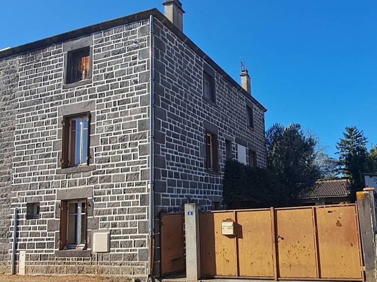 Maison en pierre mitoyenne de 70 m² à rénover entièrement — Terrain de 1 112 m² — photo 1