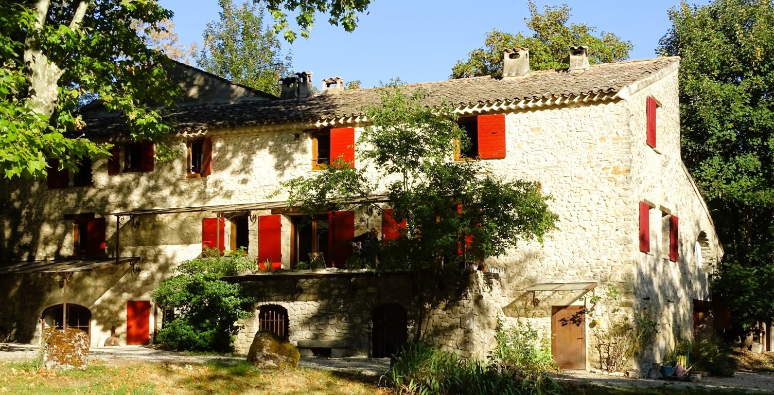 ANCIEN MOULIN XIXᵉ rénové – Parc 1,3 ha, rivière, source naturelle & 4 gîtes - Provence Forcalquier — photo 1