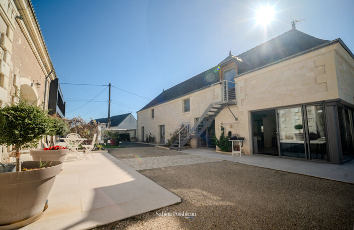 Propriete à vendre de 20 pièces à Saint-Nicolas-de-Bourgueil - ensemble de 457m² - Piscine interieure- vie de plain-pied — photo 2