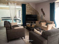 Propriete à vendre de 20 pièces à Saint-Nicolas-de-Bourgueil - ensemble de 457m² - Piscine interieure- vie de plain-pied — photo 4