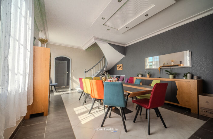 Propriete à vendre de 20 pièces à Saint-Nicolas-de-Bourgueil - ensemble de 457m² - Piscine interieure- vie de plain-pied — photo 5
