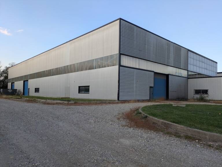 Locaux industriels 2000 m² à louer SAINTE HELENE DU LAC (73) — photo 1