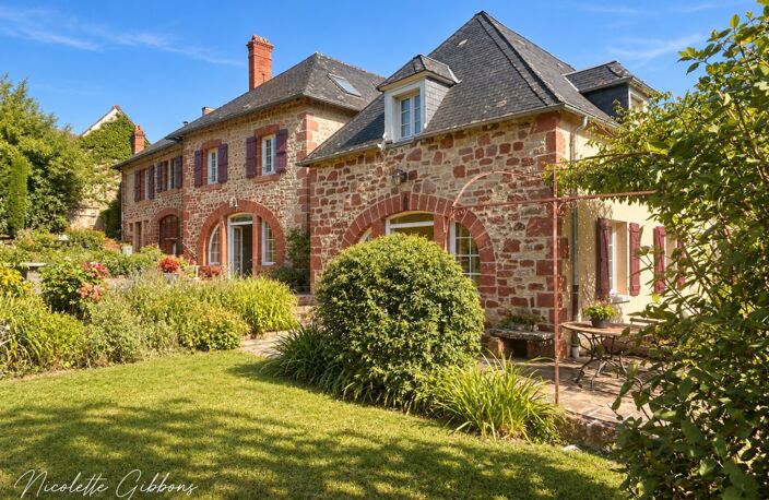 EXCLUSIVITÉ – BELLE DEMEURE DE CARACTÈRE AVEC GRAND PARC ET PISCINE AU CŒUR DE MEYSSAC — photo 2