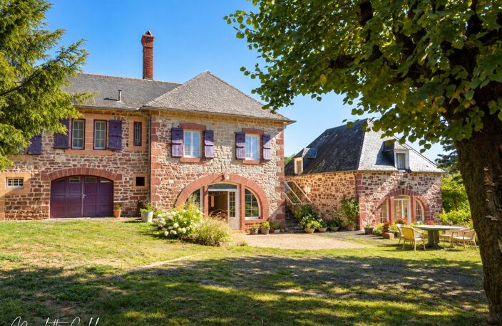 EXCLUSIVITÉ – BELLE DEMEURE DE CARACTÈRE AVEC GRAND PARC ET PISCINE AU CŒUR DE MEYSSAC — photo 4