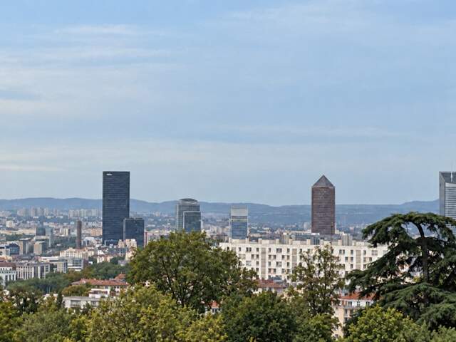 Caluire (69)– Votre premier achat avec vue sur Lyon et balcon — photo du bien
